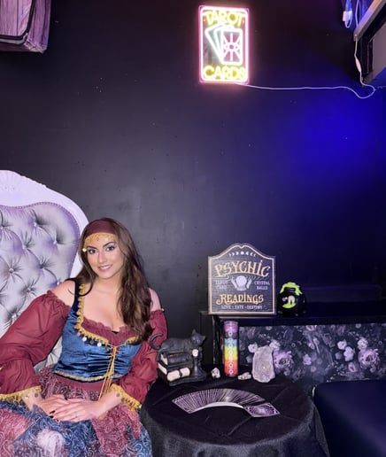 Gallery photo 4 of Psychic Readings by Vivian
