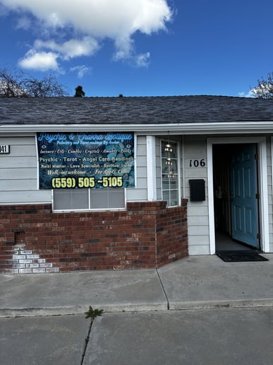 Gallery photo 3 of Psychic & Tarot Card Specialist