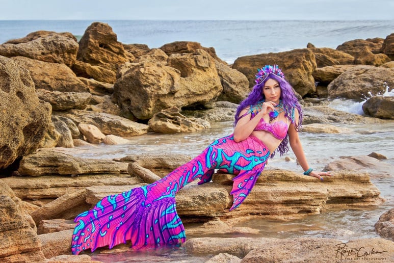 Gallery photo 2 of Purple Desert Siren