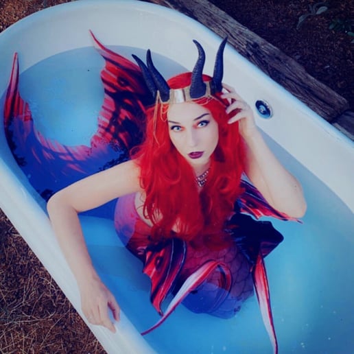 Gallery photo 6 of Purple Desert Siren
