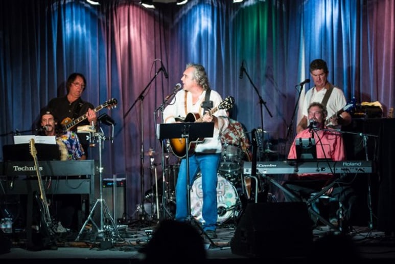 Gallery photo 3 of Qpop Radio Band