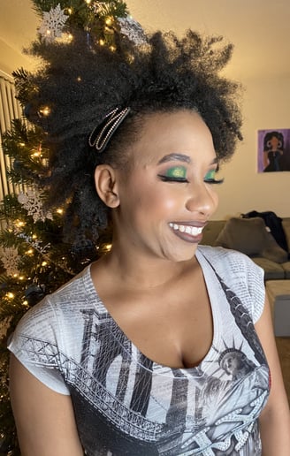 Gallery photo 4 of Queen Five Star Cosmetics