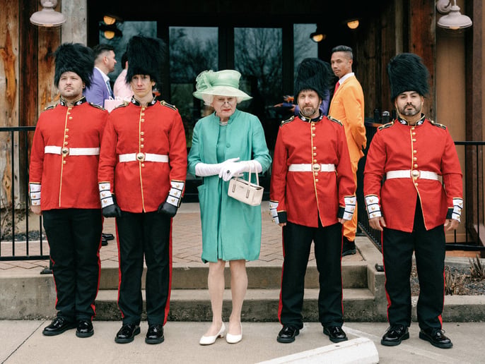 Gallery photo 2 of Queen of England. Queen Elizabeth
