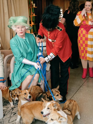Gallery photo 4 of Queen of England. Queen Elizabeth