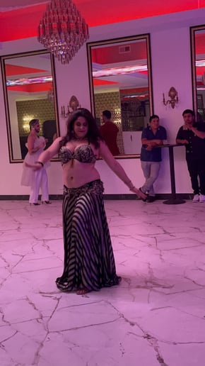Gallery photo 3 of Queen Yareli Bellydance