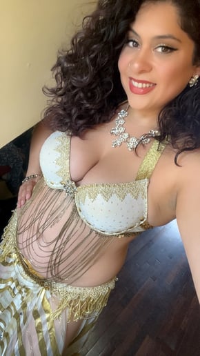 Gallery photo 5 of Queen Yareli Bellydance