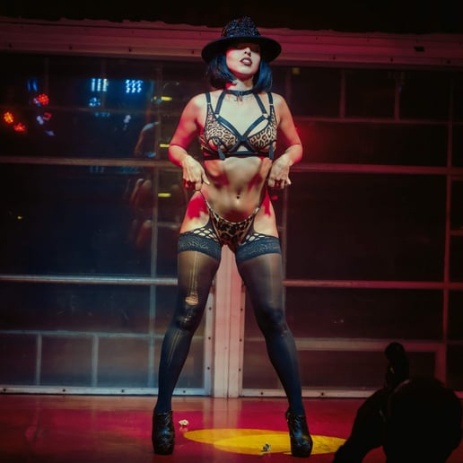 Gallery photo 6 of Qu'in de la Noche - Burlesque, Dance, Specialty Entertainment