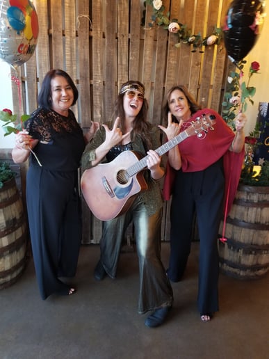 Hire Rachel Bachman - Singing Guitarist in Chicago, IL | GigSalad