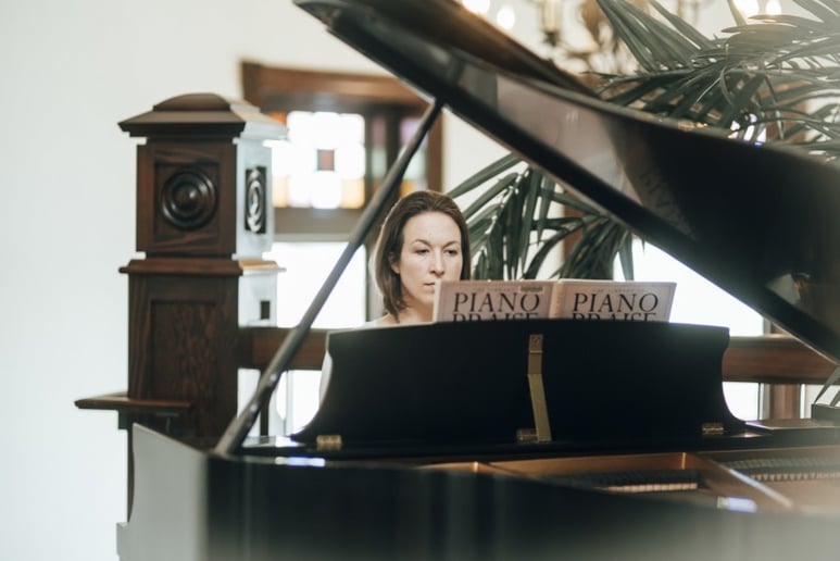 Gallery photo 2 of Rachel Sargent, Wedding Pianist
