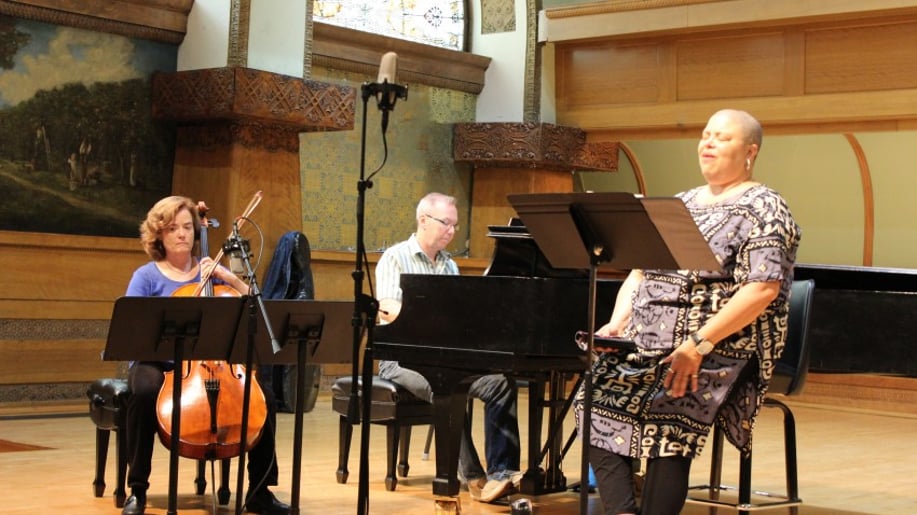 Gallery photo 1 of Rae-Myra, Soprano