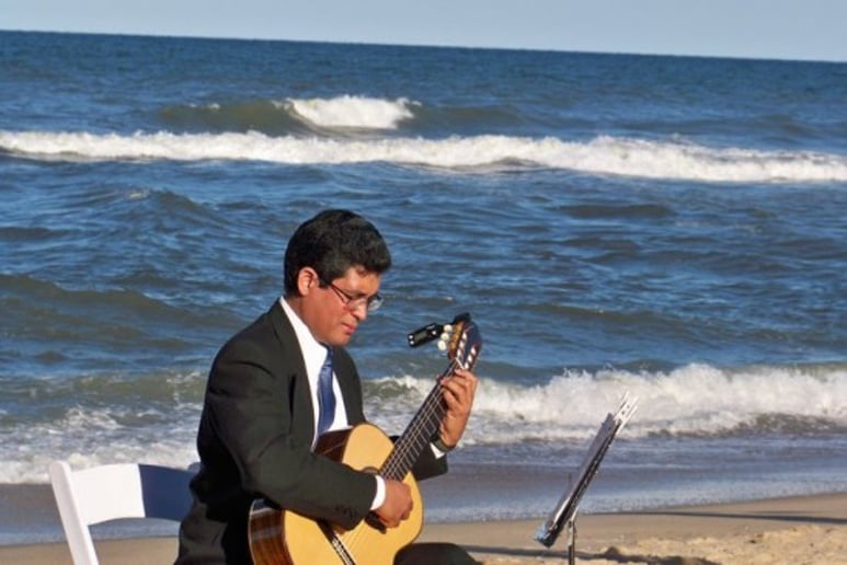 Gallery photo 2 of Rafael Scarfullery, DMA (Classical Guitarist)