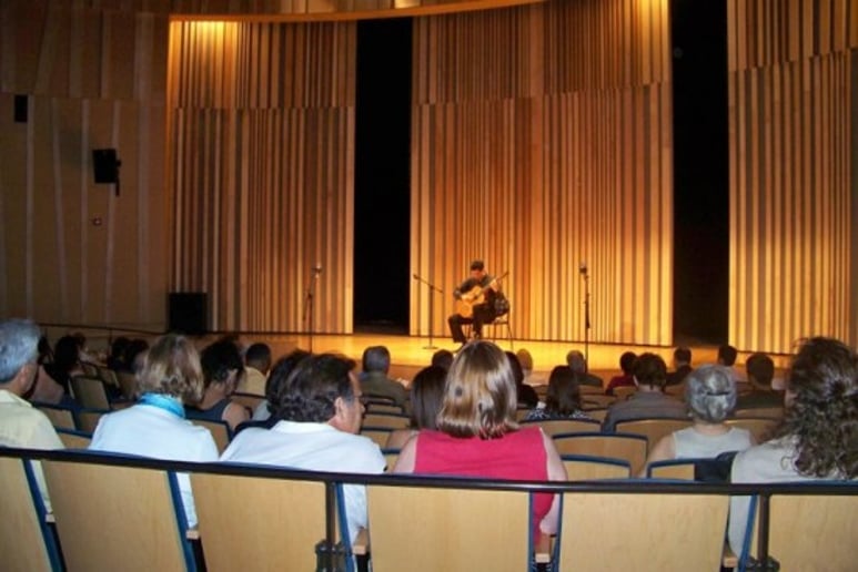 Gallery photo 10 of Rafael Scarfullery, DMA (Classical Guitarist)
