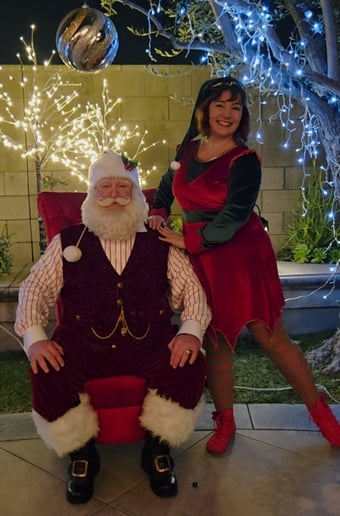 Gallery photo 9 of The Singing Santa