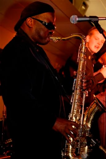 Gallery photo 6 of Ralph  Gordon Smooth jazz Solo