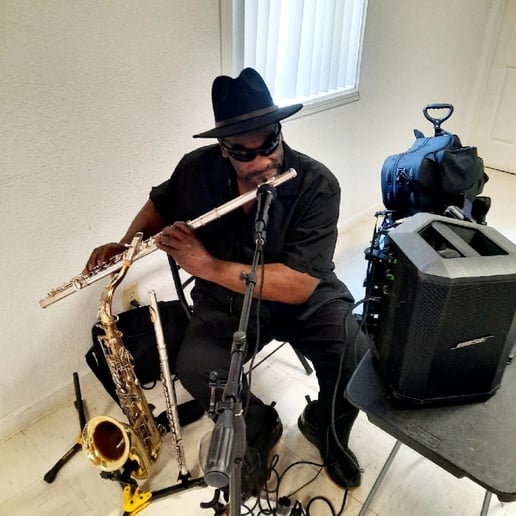 Gallery photo 54 of Ralph  Gordon Smooth jazz Solo