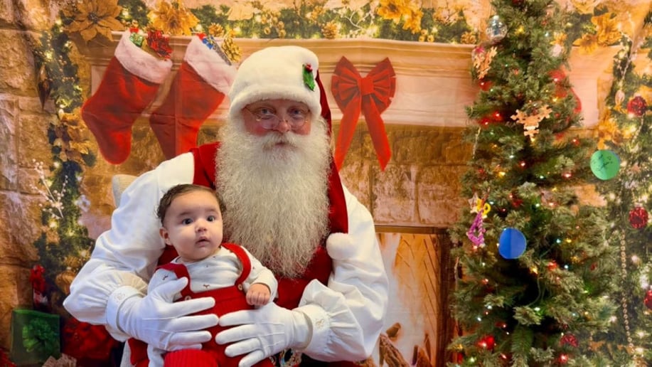 Gallery photo 3 of Randy's Santaland
