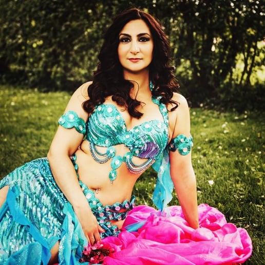 Gallery photo 1 of Raquel Oriental Belly Dancer