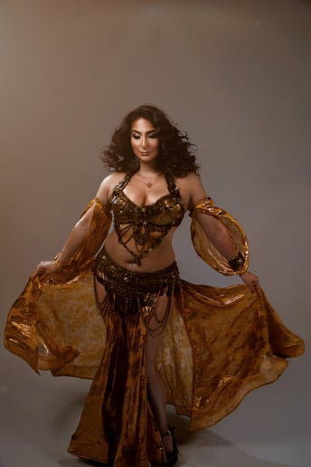 Gallery photo 5 of Raquel Oriental Belly Dancer