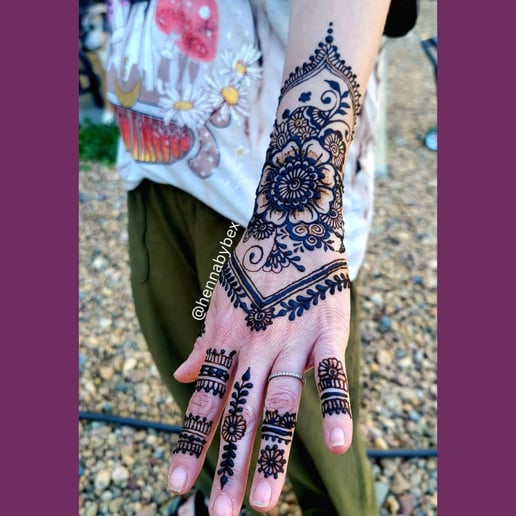 Gallery photo 3 of Raven Heart Mehndi - Henna by Bex