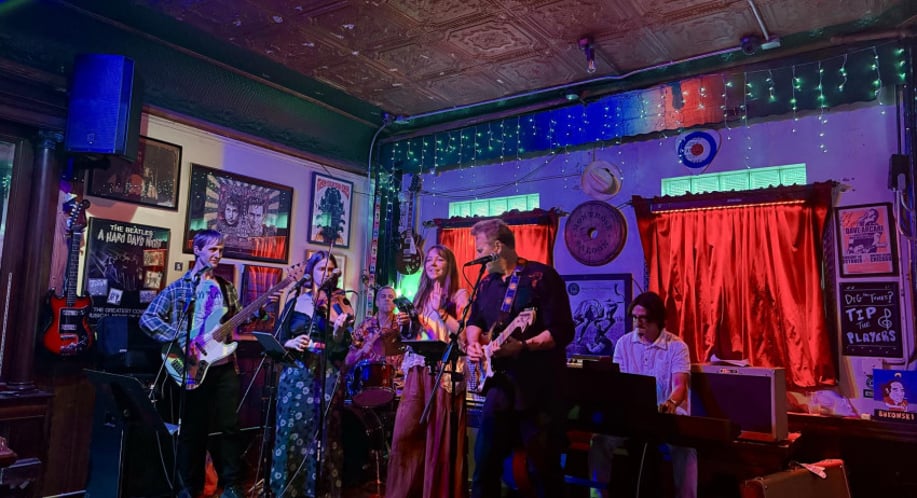 Gallery photo 4 of Abbey Ray and the Sunstones