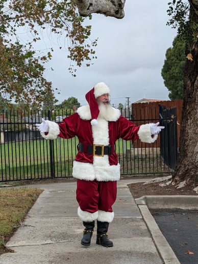 Gallery photo 11 of Real Bearded Santa Kevin