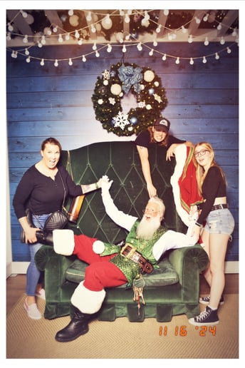 Gallery photo 3 of ReaL Santa Phil