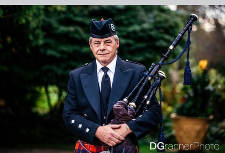 Gallery photo 8 of Real Scottish Bagpiper