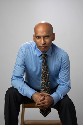 Gallery photo 1 of Toronto Motivational Speaker - Shiraz