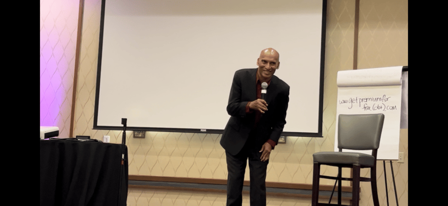 Gallery photo 5 of Toronto Motivational Speaker - Shiraz