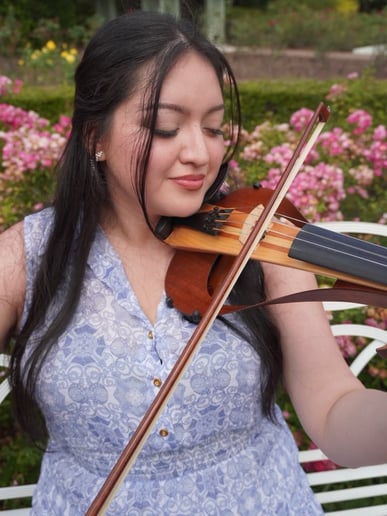 Gallery photo 7 of Rebeca Obermeier Violinist