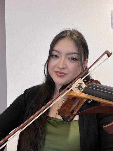 Gallery photo 10 of Rebeca Obermeier Violinist