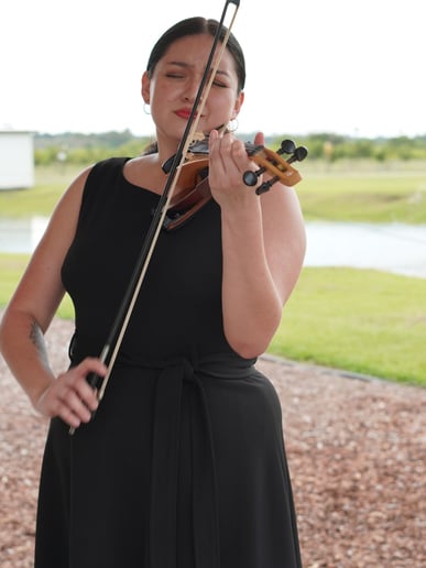 Gallery photo 4 of Rebeca Obermeier Violinist