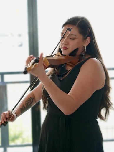 Gallery photo 2 of Rebeca Obermeier Violinist