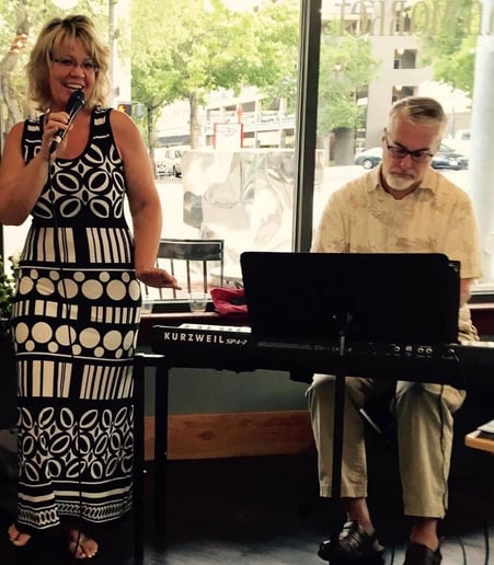 Gallery photo 4 of Rebecca Hardiman & Friends