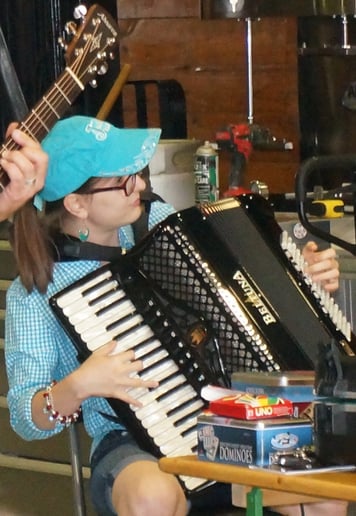 Gallery photo 2 of Rebecca Jane Accordion/Keyboard/Pianist