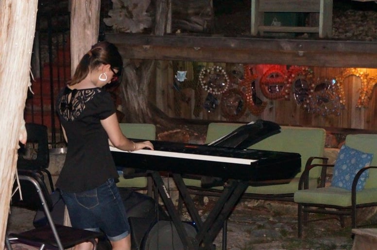 Gallery photo 3 of Rebecca Jane Accordion/Keyboard/Pianist