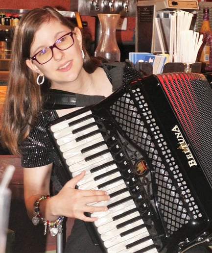 Gallery photo 11 of Rebecca Jane Accordion/Keyboard/Pianist