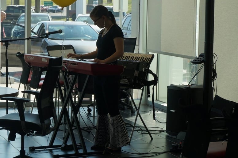 Gallery photo 28 of Rebecca Jane Accordion/Keyboard/Pianist
