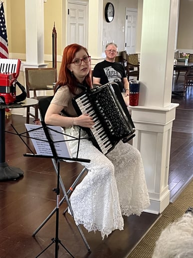 Gallery photo 42 of Rebecca Jane Accordion/Keyboard/Pianist