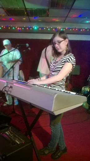 Gallery photo 43 of Rebecca Jane Accordion/Keyboard/Pianist