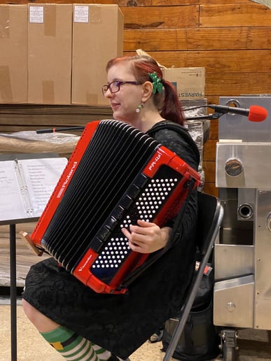 Gallery photo 47 of Rebecca Jane Accordion/Keyboard/Pianist