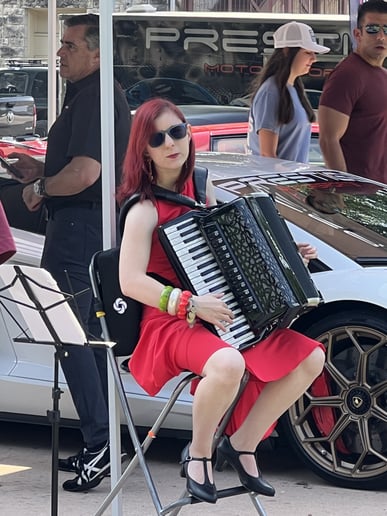 Gallery photo 58 of Rebecca Jane Accordion/Keyboard/Pianist