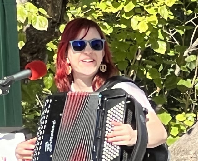 Gallery photo 62 of Rebecca Jane Accordion/Keyboard/Pianist