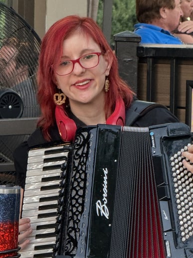 Gallery photo 71 of Rebecca Jane Accordion/Keyboard/Pianist