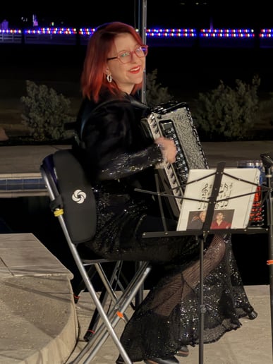 Gallery photo 77 of Rebecca Jane Accordion/Keyboard/Pianist