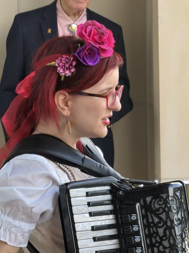 Gallery photo 79 of Rebecca Jane Accordion/Keyboard/Pianist