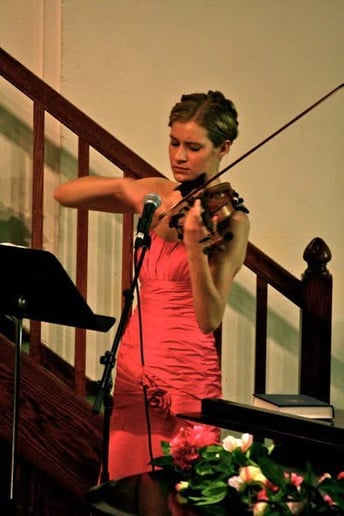 Gallery photo 1 of Rebecca Ryan - Violinist
