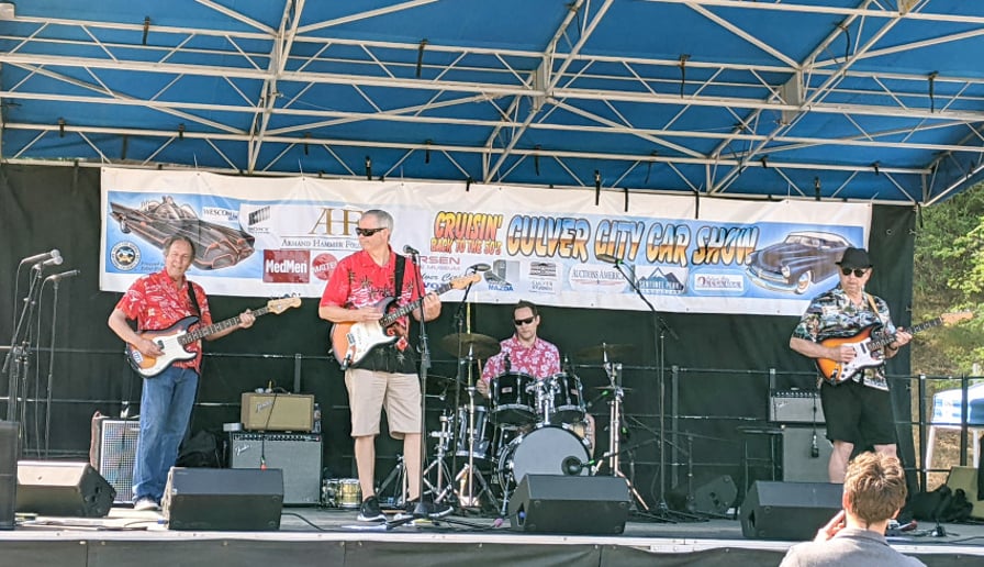 Gallery photo 8 of Red Surf Band