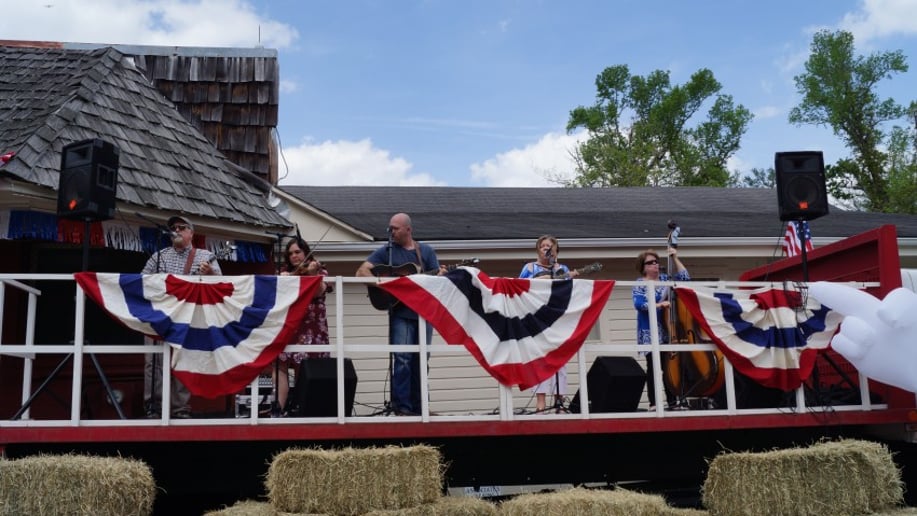 Gallery photo 4 of Red White & Bluegrass