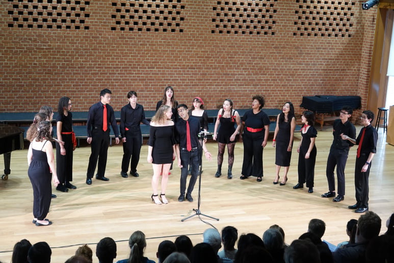 Gallery photo 4 of Redhot and Blue of Yale Jazz A Cappella